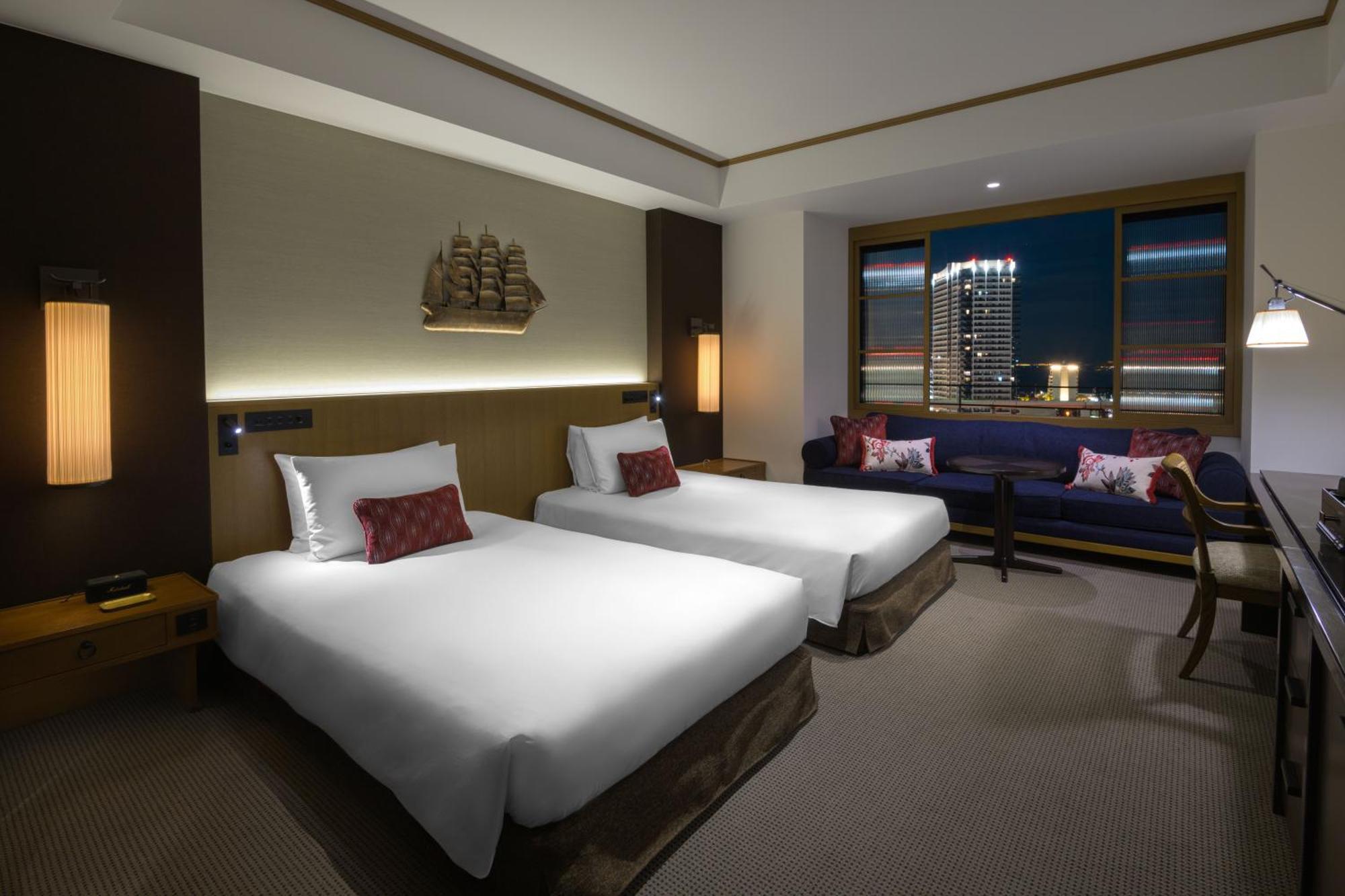 Oriental Hotel 5*
